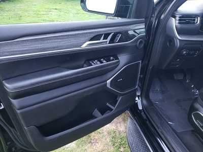 2024 Jeep Wagoneer, $49490. Photo 8
