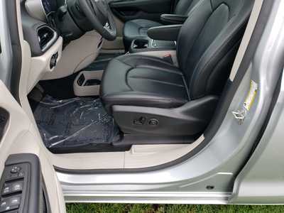 2024 Chrysler Pacifica, $29950. Photo 10