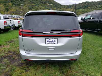 2024 Chrysler Pacifica, $29950. Photo 5