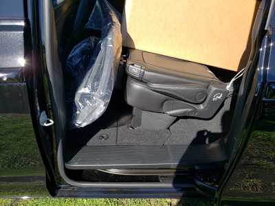 2025 Chrysler Pacifica, $40870. Photo 11