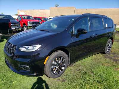 2025 Chrysler Pacifica, $40870. Photo 3