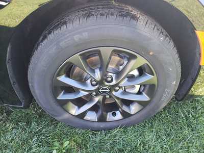 2025 Chrysler Pacifica, $40870. Photo 7