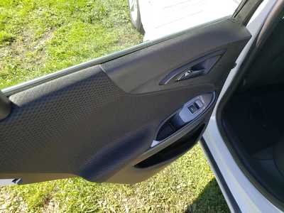 2024 Chevrolet Malibu, $18250. Photo 11