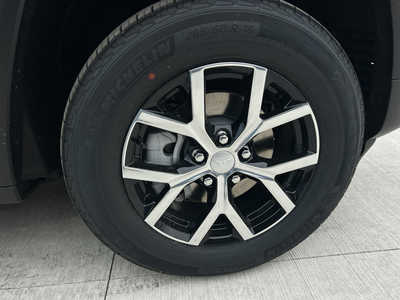 2025 Jeep Grand Cherokee, $44240. Photo 10