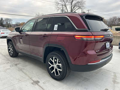 2025 Jeep Grand Cherokee, $44240. Photo 4