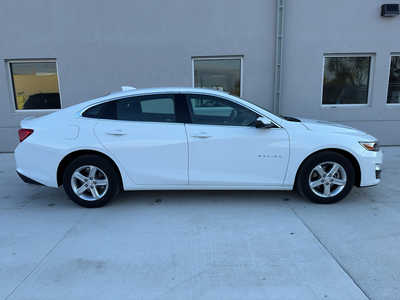 2024 Chevrolet Malibu, $18250. Photo 8
