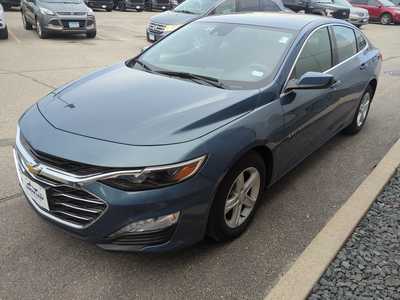 2024 Chevrolet Malibu, $18250. Photo 2