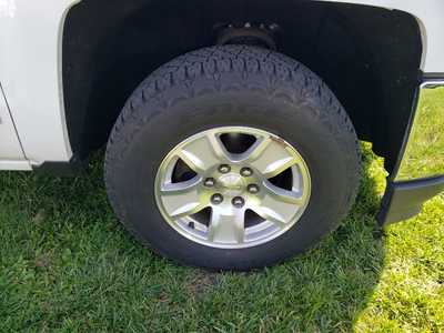 2017 Chevrolet 1500 Crew Cab, $14490. Photo 7