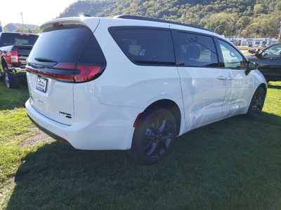 2026 Chrysler Pacifica, $50155. Photo 6