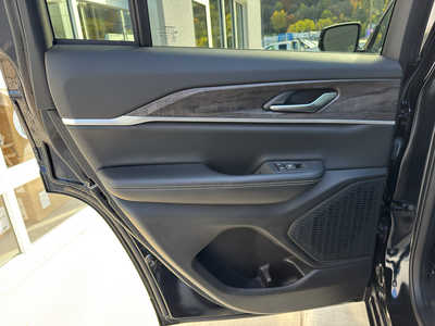 2024 Jeep Grand Cherokee, $35990. Photo 12