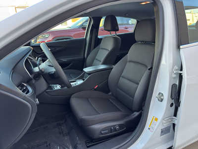 2024 Chevrolet Malibu, $18350. Photo 10