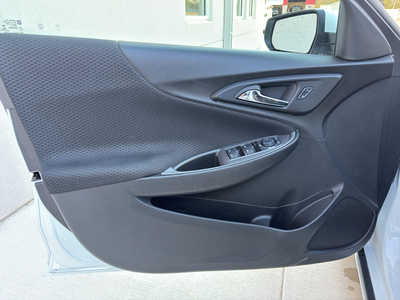 2024 Chevrolet Malibu, $18350. Photo 11