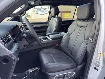 2025 Jeep Wagoneer, $70535. Photo 10