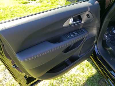 2026 Chrysler Pacifica, $43915. Photo 10