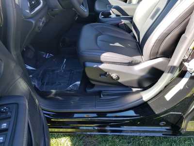 2026 Chrysler Pacifica, $43915. Photo 11