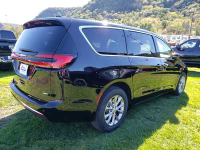 2026 Chrysler Pacifica, $43915. Photo 6