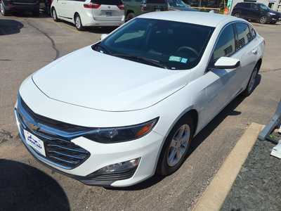 2024 Chevrolet Malibu, $18450. Photo 2