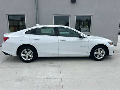 2024 Chevrolet Malibu, $18450. Photo 8