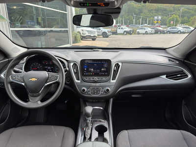 2024 Chevrolet Malibu, $18450. Photo 3