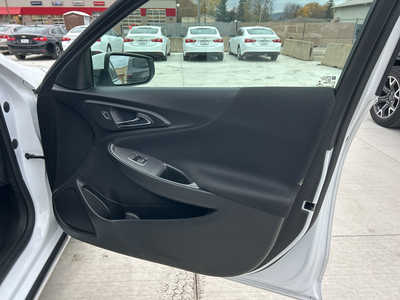 2024 Chevrolet Malibu, $18450. Photo 11