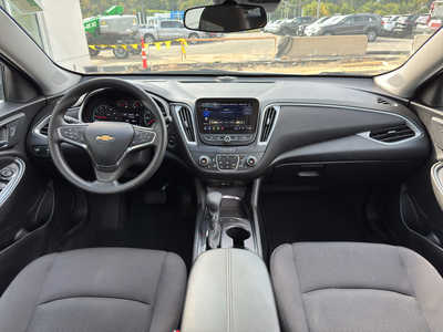 2024 Chevrolet Malibu, $18450. Photo 3