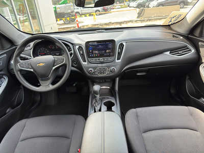 2024 Chevrolet Malibu, $17950. Photo 3