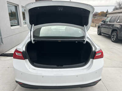 2024 Chevrolet Malibu, $17950. Photo 6