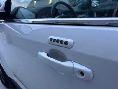 2011 Ford Edge, $9490. Photo 11