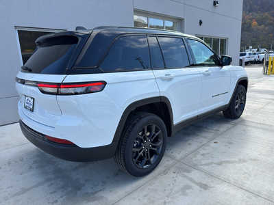 2025 Jeep Grand Cherokee, $48890. Photo 7