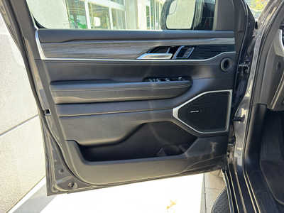 2024 Jeep Wagoneer, $49450. Photo 11