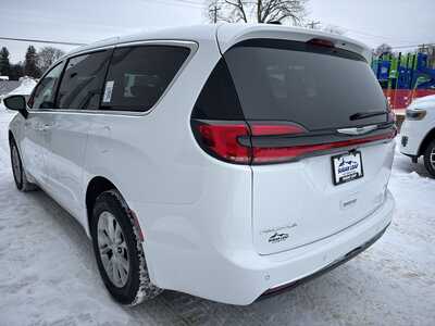 2026 Chrysler Pacifica, $44415. Photo 4