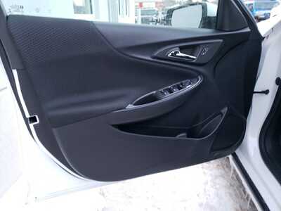 2024 Chevrolet Malibu, $18450. Photo 10