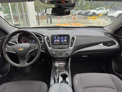 2024 Chevrolet Malibu, $18450. Photo 3