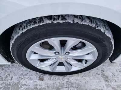 2024 Chevrolet Malibu, $18450. Photo 9