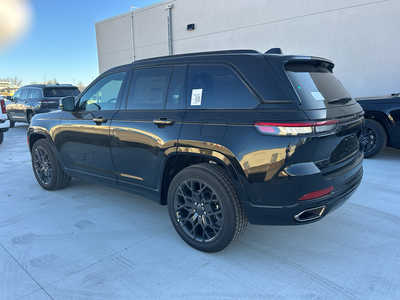 2025 Jeep Grand Cherokee, $65675. Photo 4