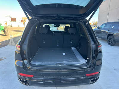 2025 Jeep Grand Cherokee, $65675. Photo 6