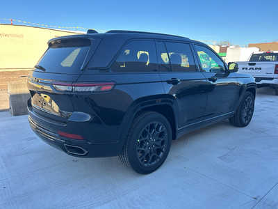2025 Jeep Grand Cherokee, $65675. Photo 7
