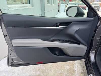 2022 Toyota Camry, $19990. Photo 10