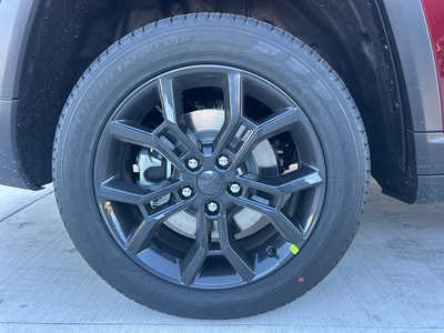 2025 Jeep Grand Cherokee L, $50330. Photo 9