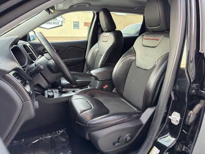 2020 Jeep Cherokee, $19490. Photo 10