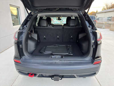 2020 Jeep Cherokee, $19490. Photo 6