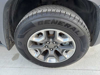 2020 Jeep Cherokee, $19490. Photo 9