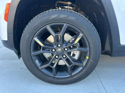 2025 Jeep Grand Cherokee L, $49735. Photo 9