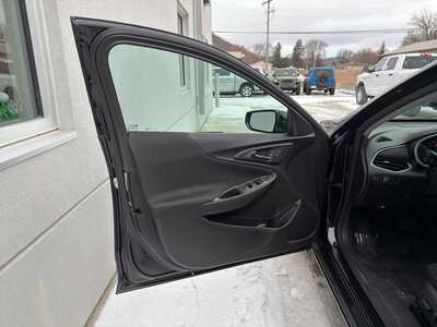 2024 Chevrolet Malibu, $18250. Photo 9