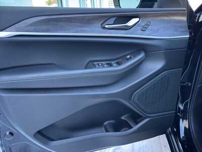 2025 Jeep Grand Cherokee L, $52330. Photo 10