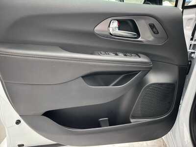 2026 Chrysler Pacifica, $40365. Photo 10
