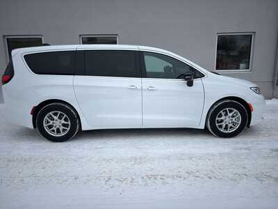 2026 Chrysler Pacifica, $40365. Photo 7