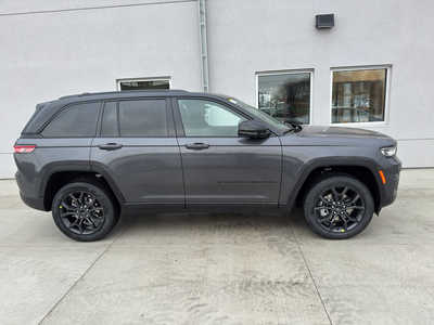 2025 Jeep Grand Cherokee, $48480. Photo 2