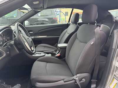 2013 Chrysler 200, $9990. Photo 12