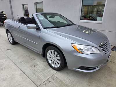 2013 Chrysler 200, $9990. Photo 2